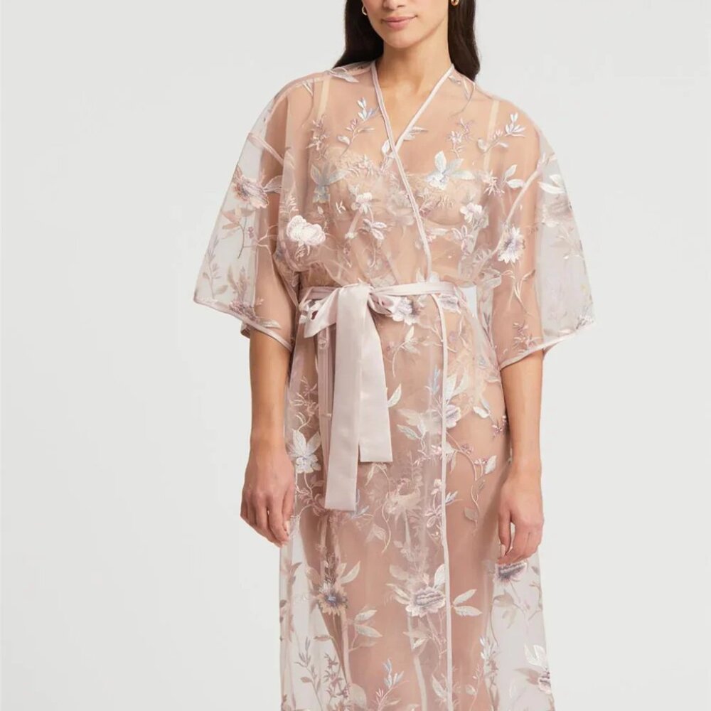 Stunning Robe - Picture 2 of 4